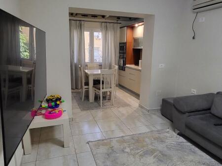 🏡 Apartament 2+1  me Qera 📍 Adresa: Rruga e Elbasanit