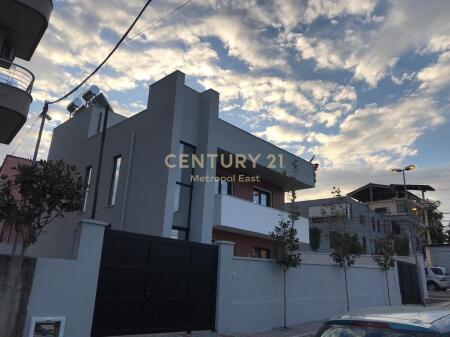 Shitet Vilë moderne 2-katëshe me izolim cilësor dhe projekt për zgjerim deri në 5 kate!! 870,000 € Sip. Totale  353m2