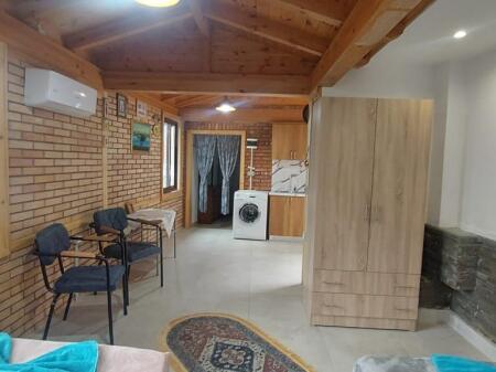 Studio apartments for rent near United School