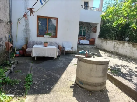 🏡 Shitet Vilë 3-Katëshe në Golem, Durrës