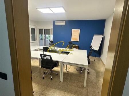 UFFICIO IN AFFITTO 65 M2 EX BLOCCO 1.500 EURO