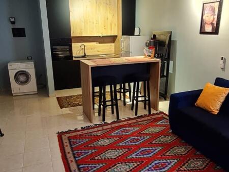 🏢Nella zona di Rruga e Dibres, dopo Vila Gold, è in affitto un appartamento 1+1 arredato. 60.000 Leke