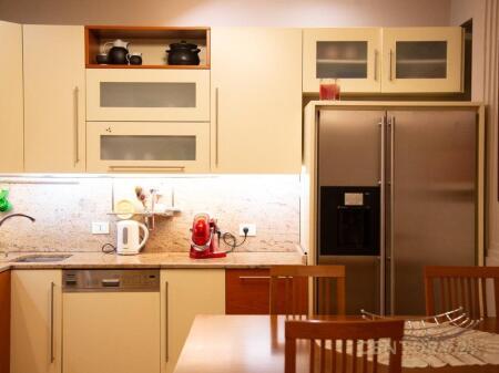 Jepet me Qira Apartamenti 3+1+2 për Qira tek Myslym Shyri!