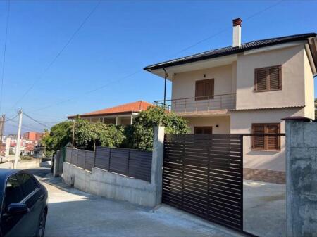 Duplex Me Qira në Selitë, RRUGA SABAUDIN GABRANI PERBALL AMERICAN 3 Tiranë - 550€ | 75 m²