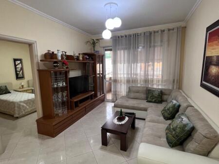 1+1,furnished botanical garden,price 550 euro
