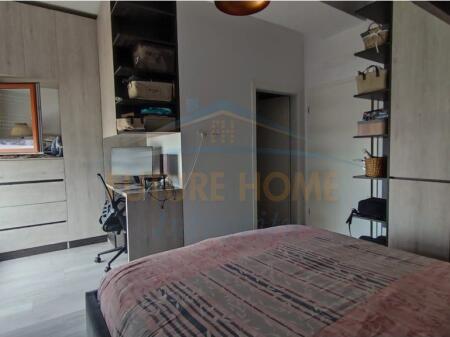 Shitet Apartament 2+1+2+Post Parkimi, Kompleksi Mangalem