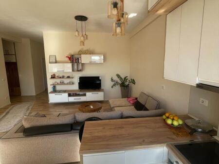 APARTAMENT ME QERA 2+1 PORCELAN 650 EURO