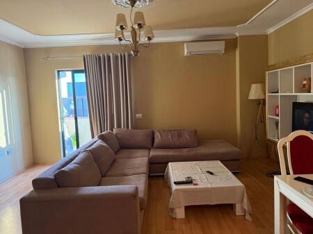 Jepet me qera apartament 1+1 ne yzberisht