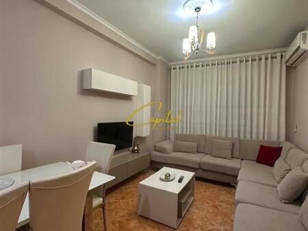 APARTAMENT ME QERA 2+1 ISH STACIONI TRENIT 800 EURO