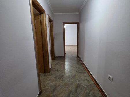 Affitto, Appartamento 2+1, Via 5 Maggio, Tirana.