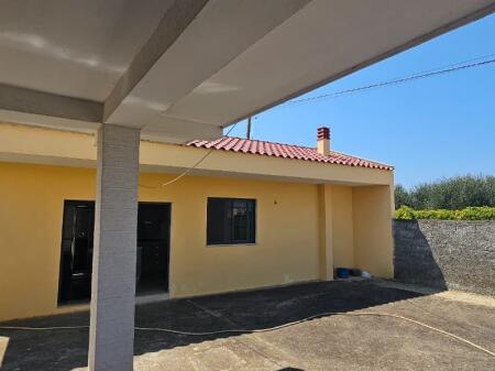 🏡 Shiten 2 shtëpi private + tokë kodrinore 9,000 m² ne Maskuri pranë Pjezës