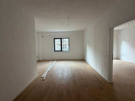 Apartament 1+1 per shitje tek Liqeni i Thate.