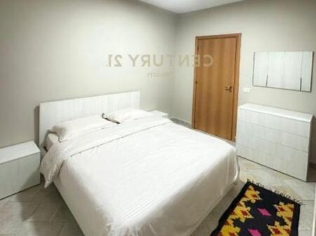 APARTAMENT 1+1 ME QIRA NE QENDËR 9-KATËSHET