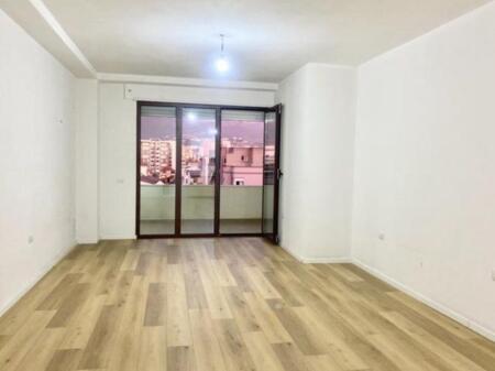 UFFICIO IN AFFITTO 98 M2 5 MAGGIO 500 EURO