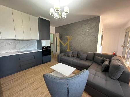 APARTAMENT 2+1 PER QERA PRANE SHKOLLES BAJRAM CURRI NE PLAZH , DURRES !