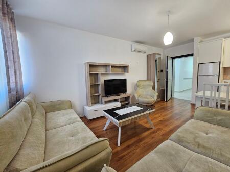 Jepet me qira apartament 2+1 tek kompleksi Future Home, Astir