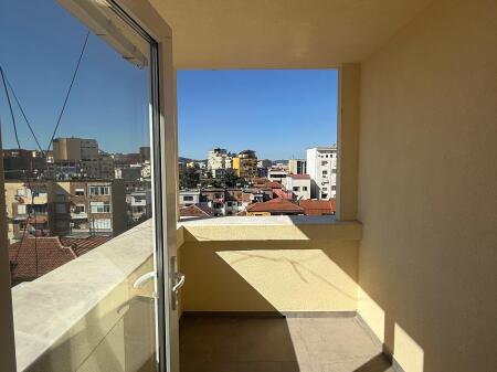 🏡 Shitet Apartament 1+1 + Garderobë – Rruga Fortuzi, Qendër, Tiranë