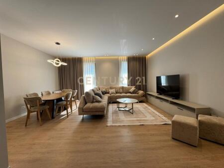 JEPET ME QIRA APARTAMENT 3+1+3 + POST PARKIMI TE "GREEN VALLEY", LIQENI I THATE