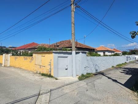 🏡 Shitet Shtëpi Private në Shijak – Mundësi e Artë për Investim ose Banesë Familjare!