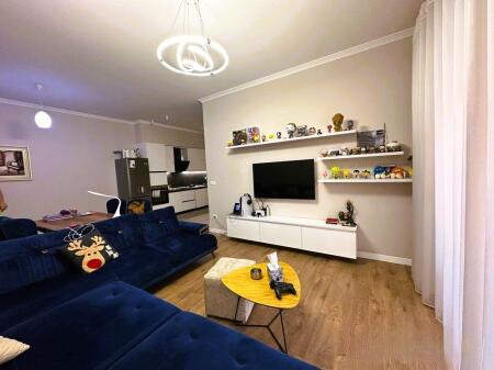 Ne Komunen E Parisit Japim Me Qira Apartament 2+1+2!
