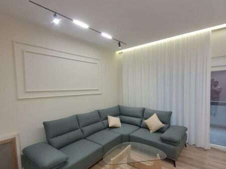 Apartament 2+1+2 për shitje në Ali Demi!