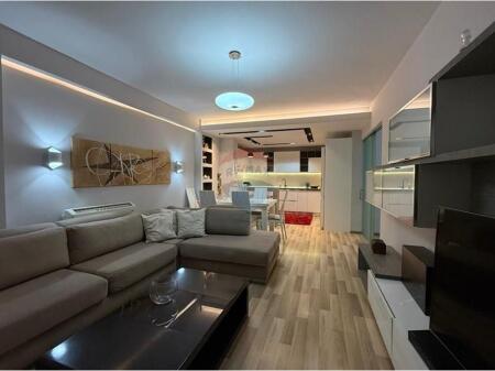 QIRA APARTAMENT 2+1 QENDER !