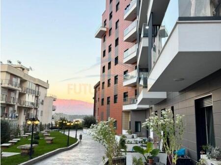 Shitet, Garsoniere, Kodra e Diellit, Tiranë