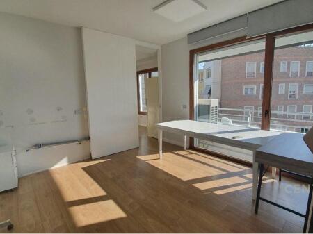 ZYRE ME QERA TE HILTON, PRANE DELIJORGJIT! 3,000 € /Muaj