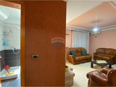 Shiten 2 apartamente 152 m2 neto. MATERNITETI I RI !