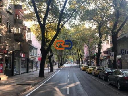 OKAZION !! Ne Myslym Shyr, Buze Rruges Kryesore Shitet Ambient Biznesi !!