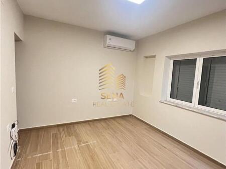 Affitto, Locale Commerciale, Bllok, 600 Euro/mese