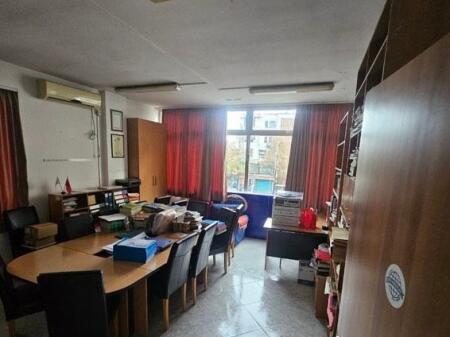 Bardhyl street business premises for rent 190 m² 1,100 €