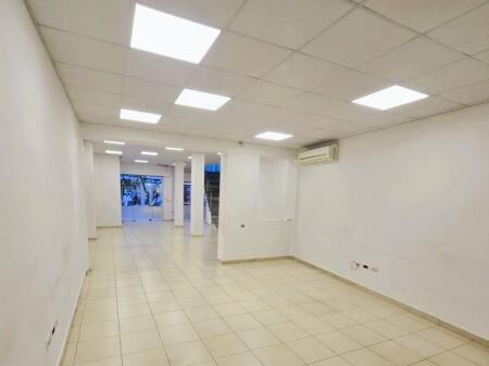 BUSINESS PREMISES FOR RENT 290 M2 MYSLYM SHYRI 4.200 EURO
