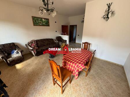 Villa di 3 piani in affitto tra Ndroq e Peza e Vogel, Tirana (ID 4251334).