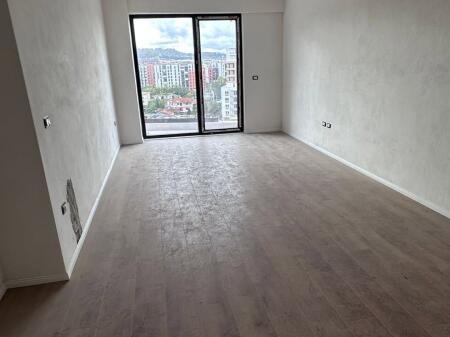 APARTAMENT 2+1 NË SHITJE – FUSHA E AVIACIONIT