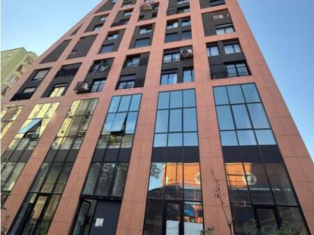 Appartamento 3+1+2 in Rruga e Kavajes. 460.000 € Superficie Totale 167m2