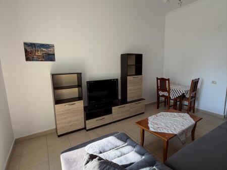 Jepet me qira 1+1 ISH PARKU TE ZGARA KORCARE 40.000 leke