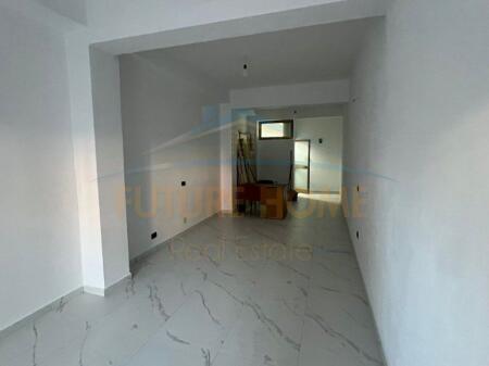 Shitet Ambient Biznesi, Dritan Hoxha