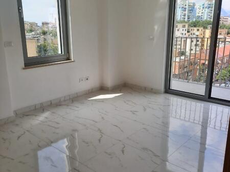 Ufficio in affitto 70000Lek