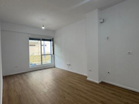 Shitet Apartament 1+1+Ballkon 83.5000€ OXA, Fresk, Tirane