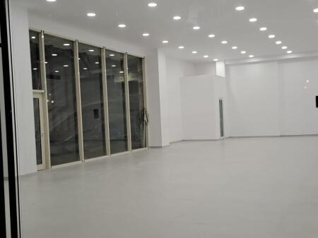 🏢 Showroom for rent near Hilton Garden Inn!