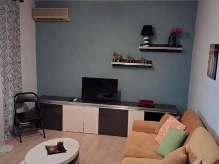 Apartament 1+1 me qera tek gjimnazi Petro Nini