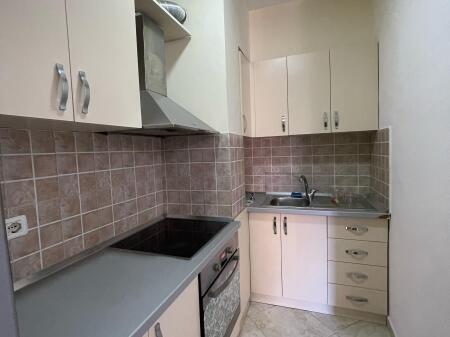 garzionere me qira rruga barrikadave