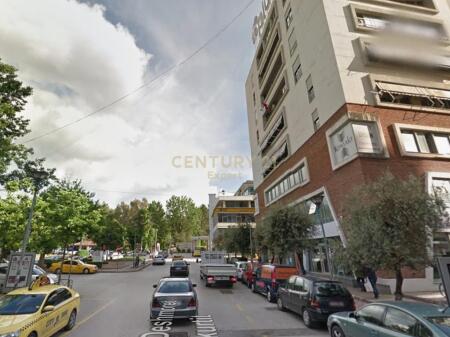 We sell 2+1+2 apartment near Garda 650,000 €