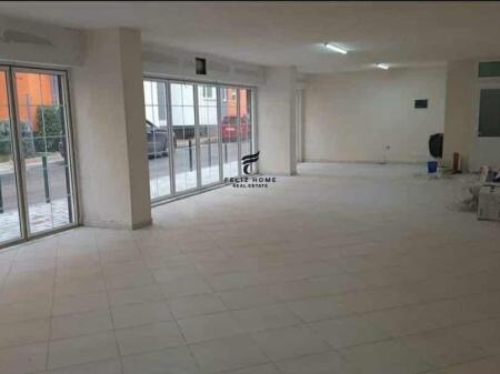 SHOP FOR SALE 100 M2 DRY LAKE 207,000 EURO