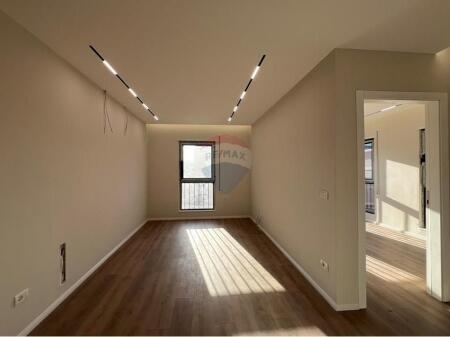 2+1 APARTMENT FOR SALE NEAR THE RED SCHOOL!