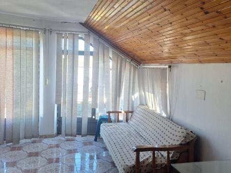 Apartment 1+1 for rent at Medreseja, value 30 000 lek