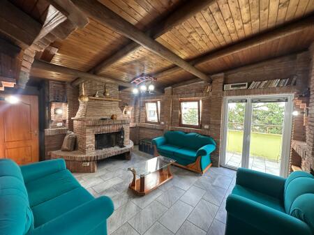 Penthouse for sale, at the dry lake with two parking spaces included!!!