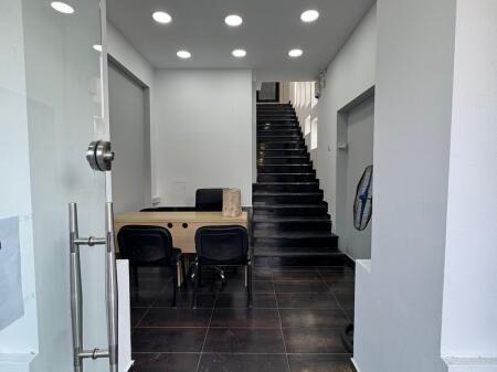 Jepet me qira rrethrrotullimi Zogut te dyqan 2 Kate buze rruge