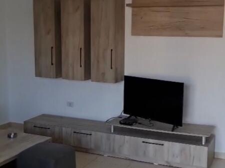 1+1, arredato al 21 Dhjetori vicino all'ingegneria delle costruzioni, prezzo 500 mila lek